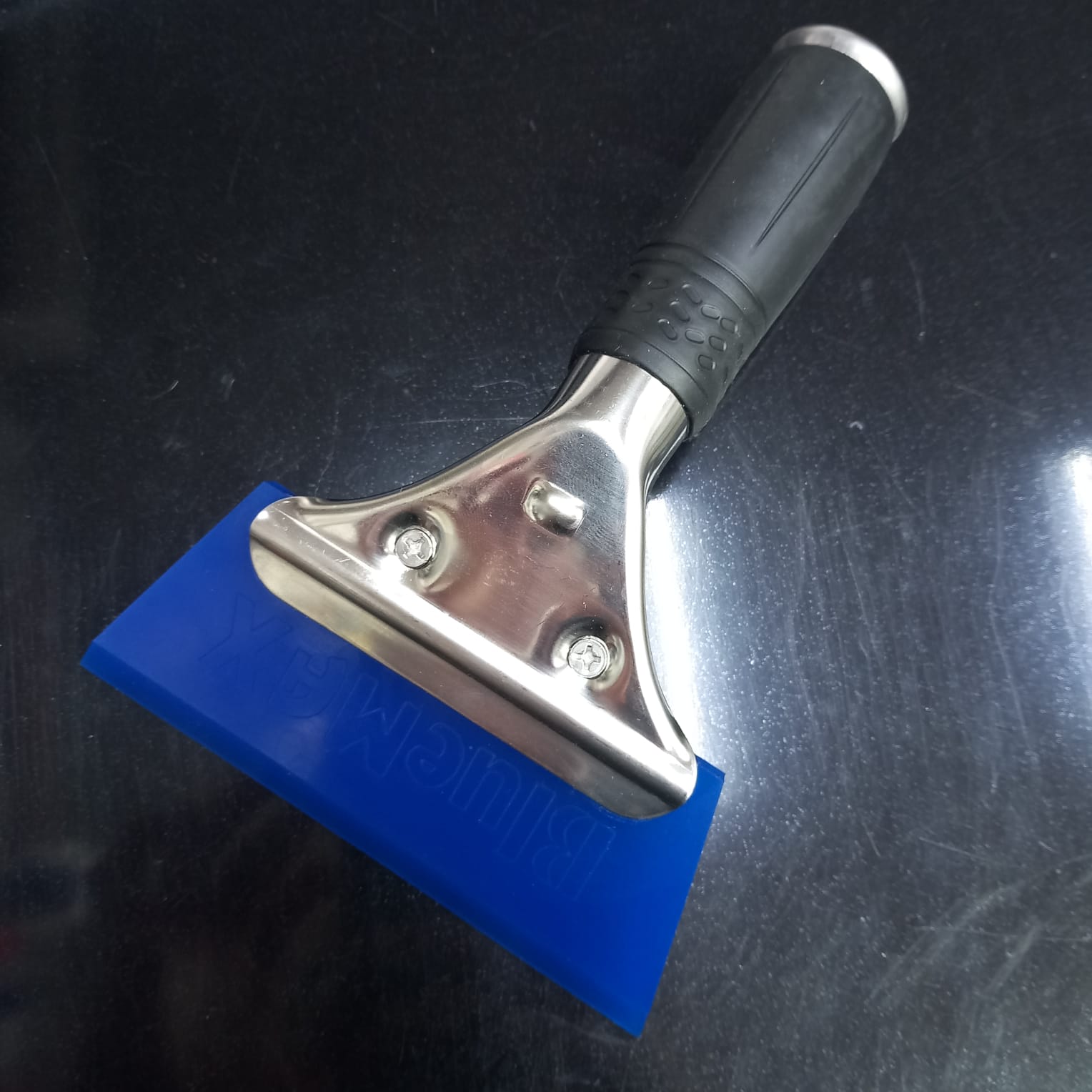 Выгонка полиуретановая с металлической ручкой, средней жесткости. Blue 12.4 см.