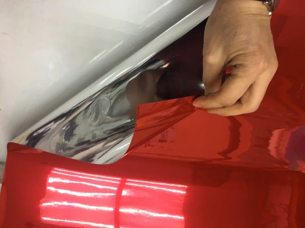 Пленка хром глянцевый красный PY-03, 98мкм, 152см*20м stretch