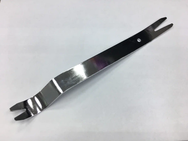 Металлический инструмент для съема пистонов (обшивки авто)