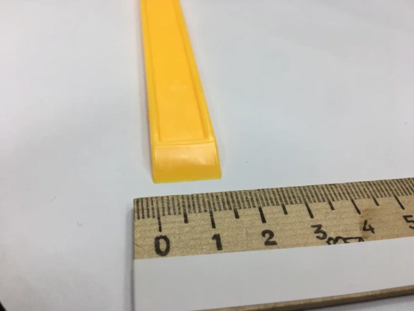 Инструмент для уплотнителя пласт. желтый/красный