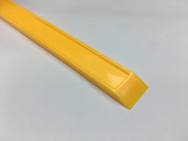 Инструмент для уплотнителя пласт. желтый/красный