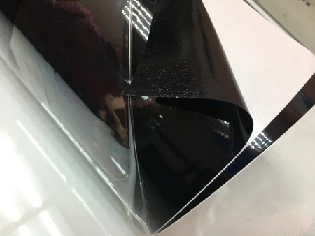 Глянцевая Пленка цвет Черный, 105mkm.,1,52*20м 5 star (с каналами и защиткой)