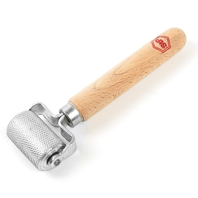 Валик прикаточный металлич., деревян ручка 40