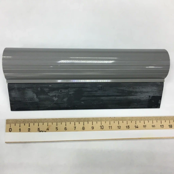 Выгонка широкая GT 119, черная резиновая s083 17см