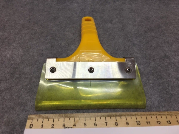 Выгонка, скребок/водосгон силиконовый (жесткий) желтый