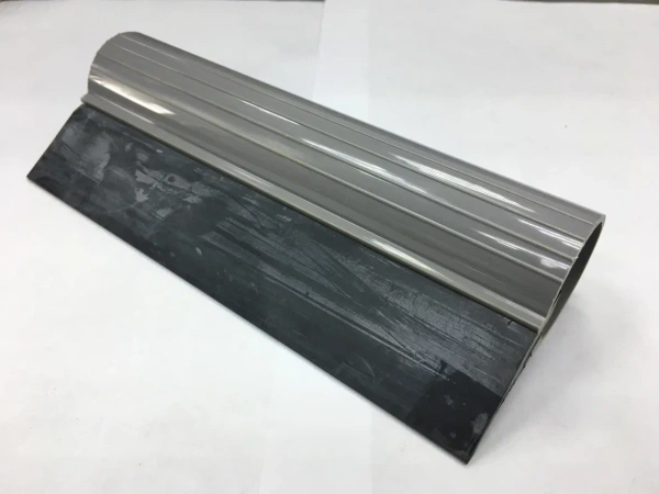 Выгонка широкая GT 119, черная резиновая s083 17см