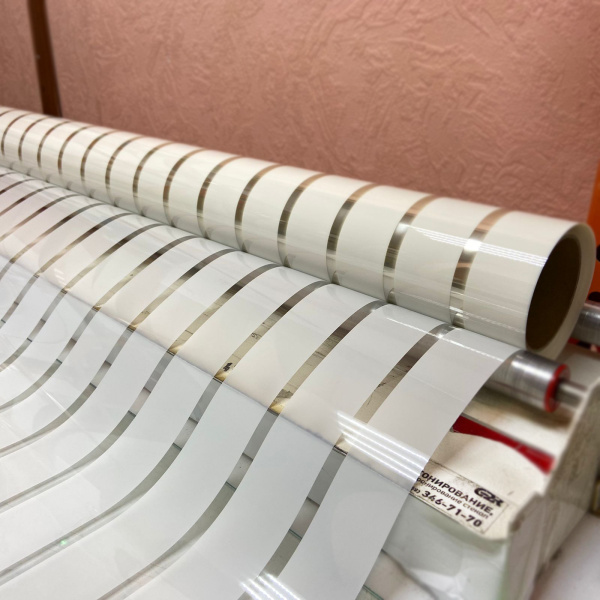 Декоративная пленка Полосы 45мм белые (DECO INT 100-12) LUXFIL 1,524 м