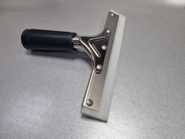 Выгонка металлическая с полиуретановой прозрачной вставкой, 20см