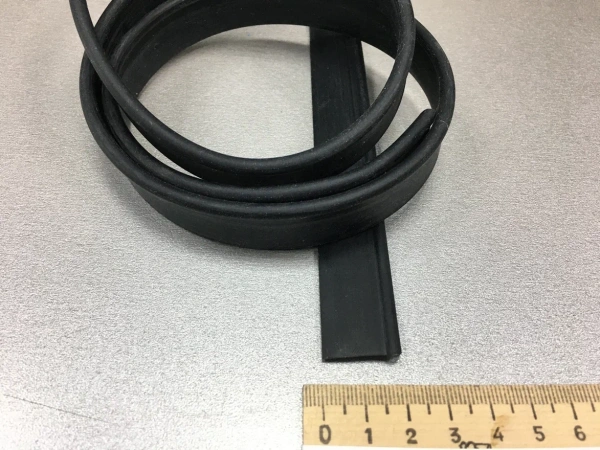 A85BK Резина сменная черная, 1м