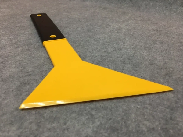 Желтый уголок с длинной ручкой Big foot(31*15) GA41