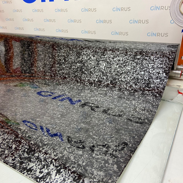 Пленка ПВХ Кованный карбон черный-серебро, GLOSSY TITANIUM SILVER FILM (1,52*18м.)