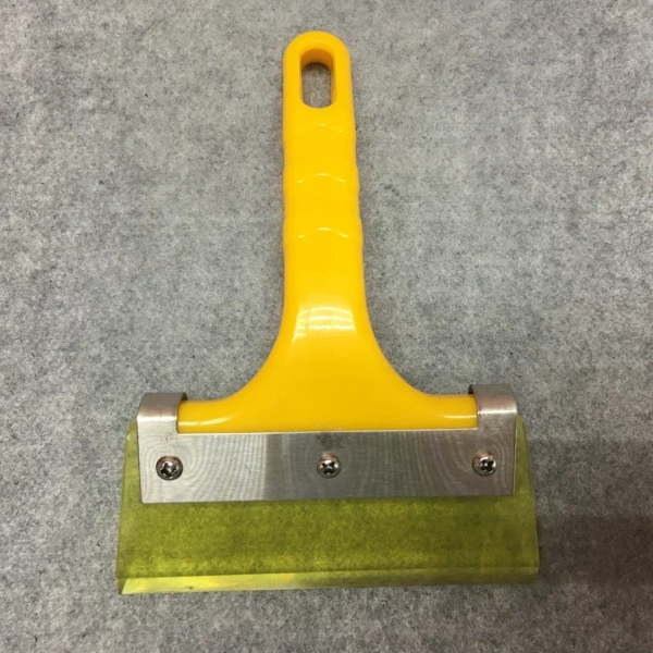 Выгонка, скребок/водосгон силиконовый (жесткий) желтый