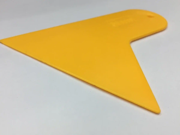 Уголок пластиковый малый желтый (мягкий) 14 АМ
