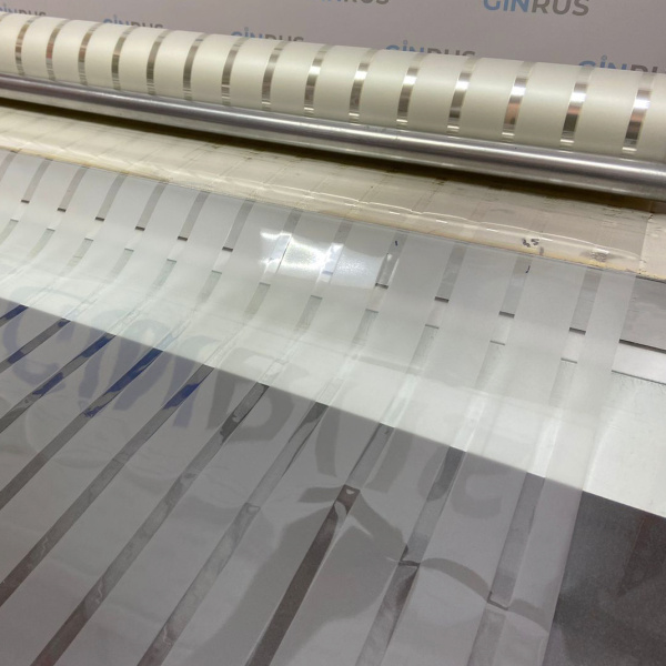 Пленка декоративная USB PF 52-1F, полоса 35мм, полупрозрачная (1,52*30м.)