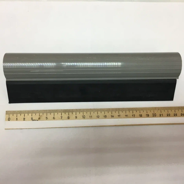 Выгонка широкая GT 119, черная резиновая s081 (ширина 23см) турбо